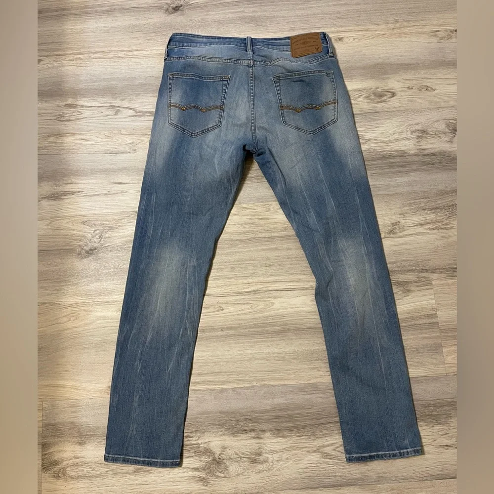 American Eagle Outfitters Active Flex Light Wash Distressed Skinny Jeans - Picture 2 of 6